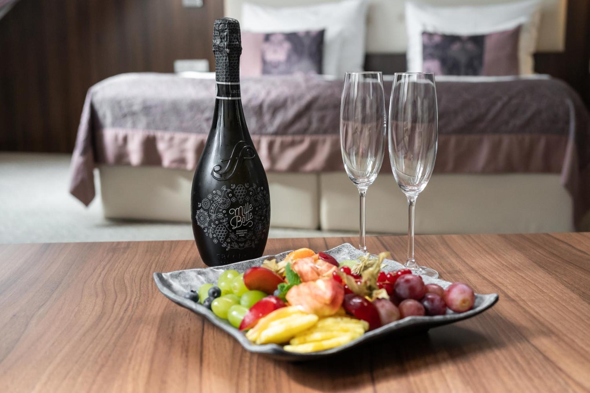 Hotel Sladovna Черна Хора Екстериор снимка