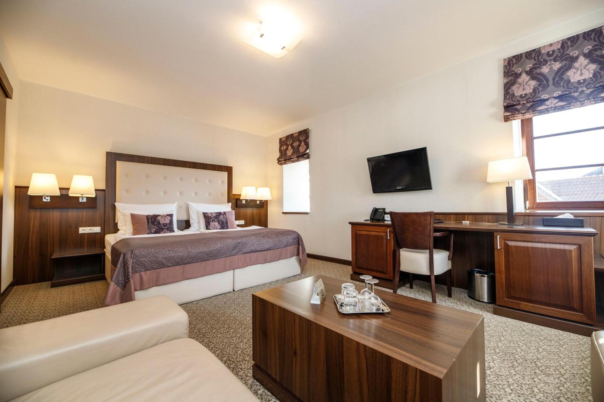 Hotel Sladovna Черна Хора Екстериор снимка