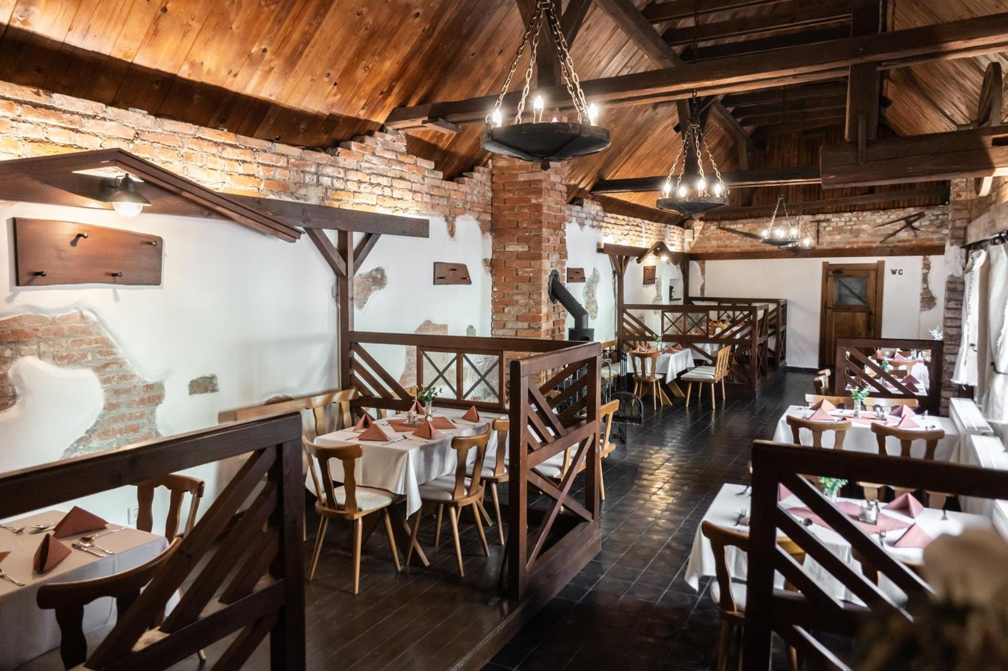 Hotel Sladovna Черна Хора Екстериор снимка