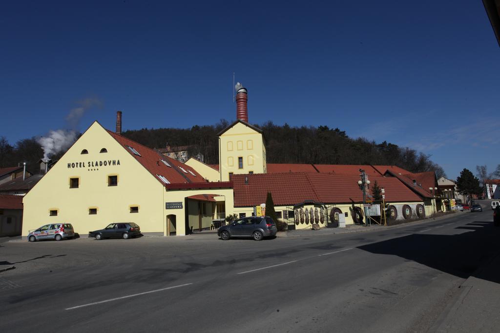 Hotel Sladovna Черна Хора Екстериор снимка